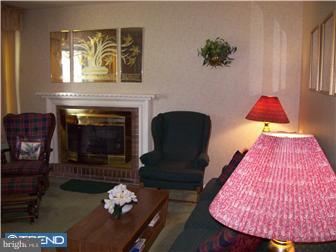 3116 Merritt Parkway Sinking Spring, PA 19608 - Photo 2 of 10 Living Room