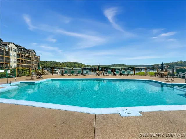 $335,000 | 133 Cedar Glen Court, Unit 3D, Camdenton, MO 65020