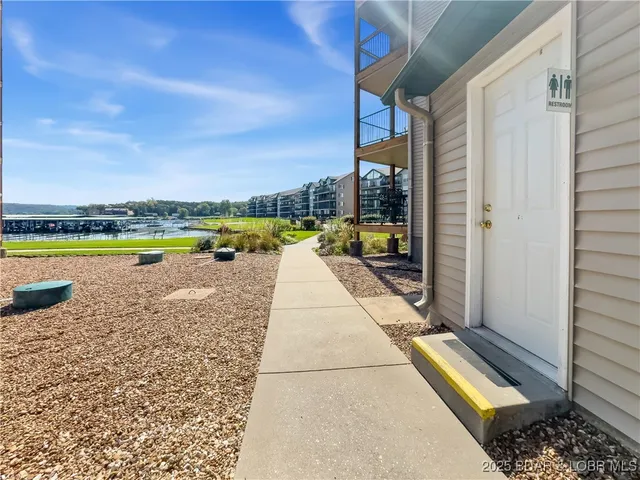 $335,000 | 133 Cedar Glen Court, Unit 3D, Camdenton, MO 65020