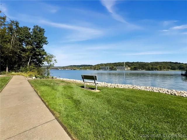 $335,000 | 133 Cedar Glen Court, Unit 3D, Camdenton, MO 65020