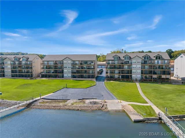 $335,000 | 133 Cedar Glen Court, Unit 3D, Camdenton, MO 65020