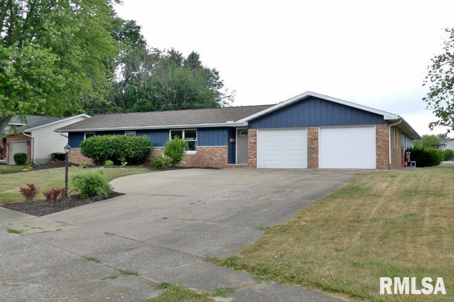 411 Brookcrest Drive Washington, IL 61571 - Photo 3 of 27