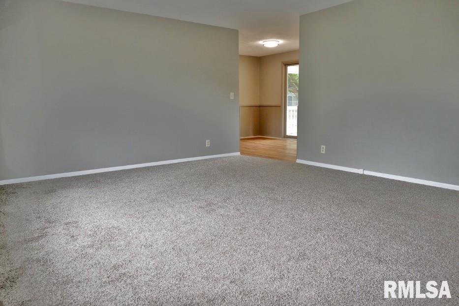 411 Brookcrest Drive Washington, IL 61571 - Photo 5 of 27