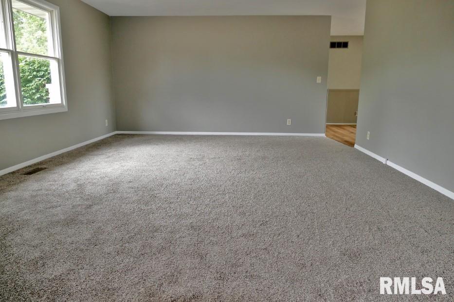 411 Brookcrest Drive Washington, IL 61571 - Photo 6 of 27