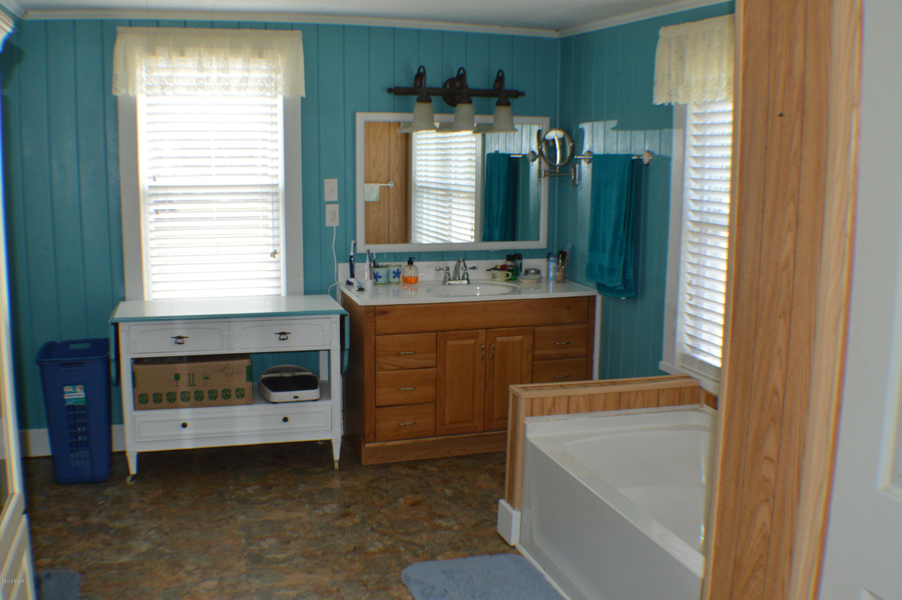2394 Reedy Creek Road Alford, FL 32420 - Photo 9 of 30 Gallery Image 9