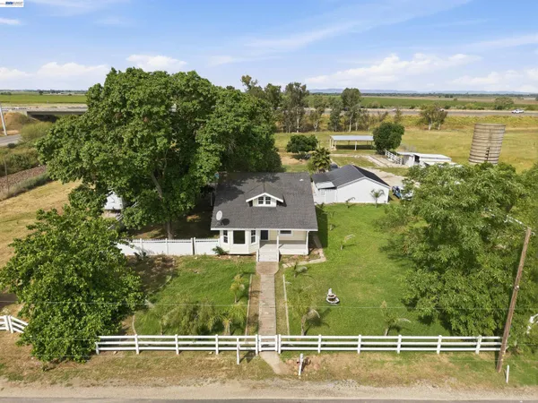 $950,000 | 3015 Point Pleasant Road, Elk Grove, CA 95757