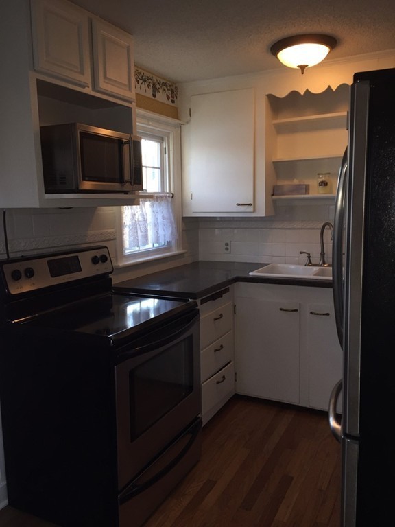 169 Cambria Street Springfield, MA 01118 - Photo 5 of 13 Gallery Image 5