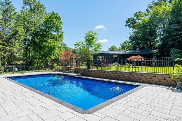 $875,000 | 27 Lakeview Avenue West, Cortlandt Manor, NY 10567