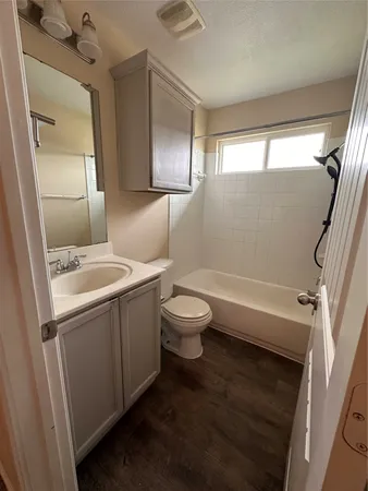 $2,400 | 207 Liard River Road, Hutto, TX 78634