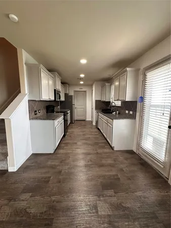 $2,350 | 207 Liard River Road, Hutto, TX 78634