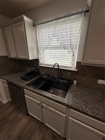 $2,400 | 207 Liard River Road, Hutto, TX 78634