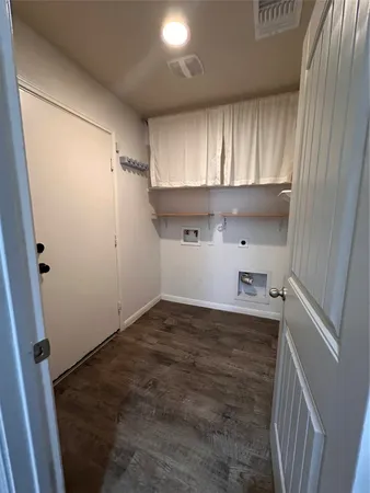 $2,350 | 207 Liard River Road, Hutto, TX 78634