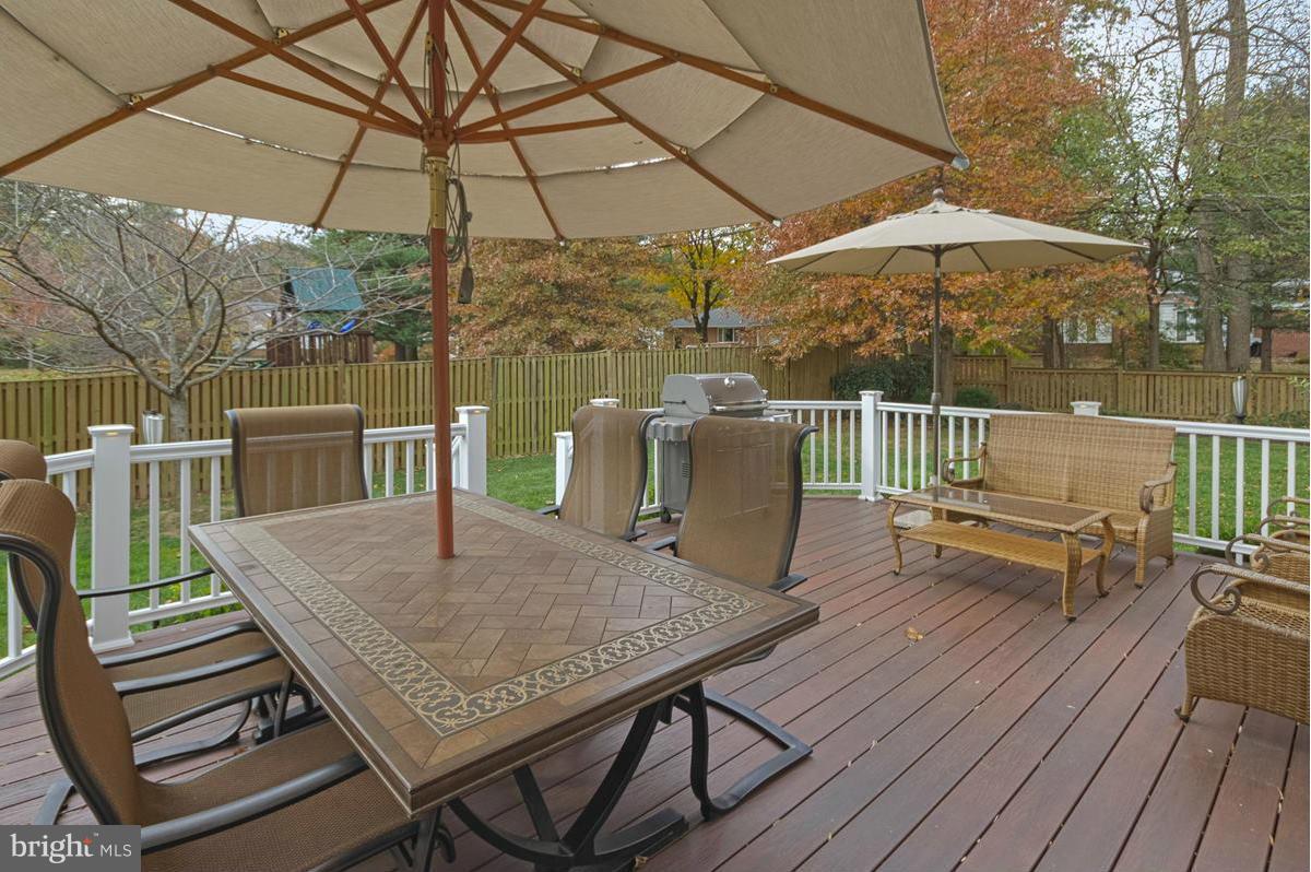 8511 Springway Road Ellicott City, MD 21043 - Photo 27 of 30 Composite Deck LED lighting