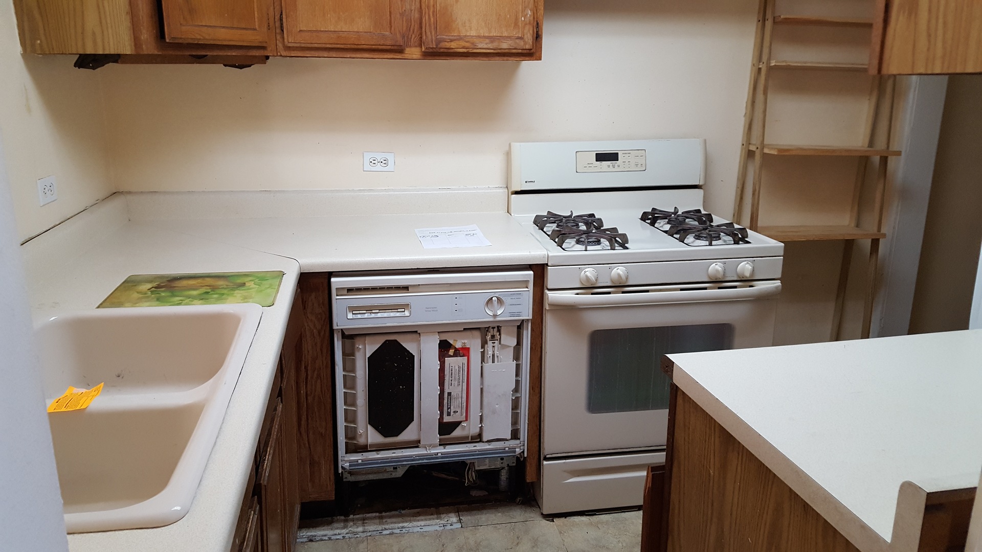 6359 Long Avenue Chicago, IL 60638 - Photo 5 of 12