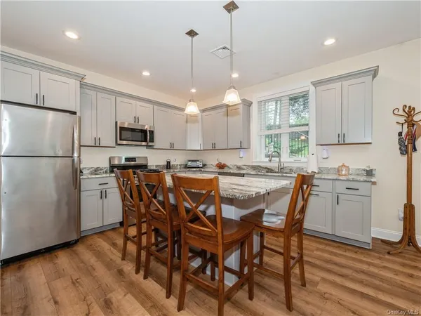 $1,200,000 | 6-8 Wilbur Road, Pleasant Valley, NY 12569