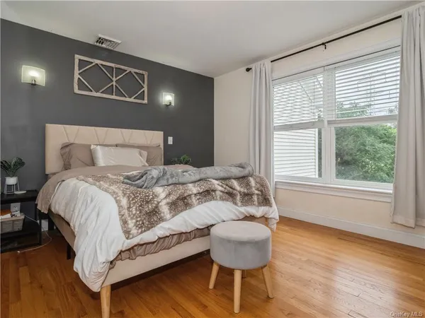 $1,200,000 | 6-8 Wilbur Road, Pleasant Valley, NY 12569