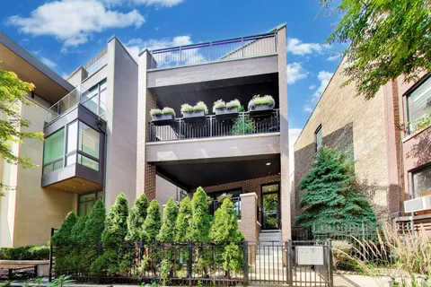 $1,450,000 | 2908 North Burling Street, Unit 1, Chicago, IL 60657