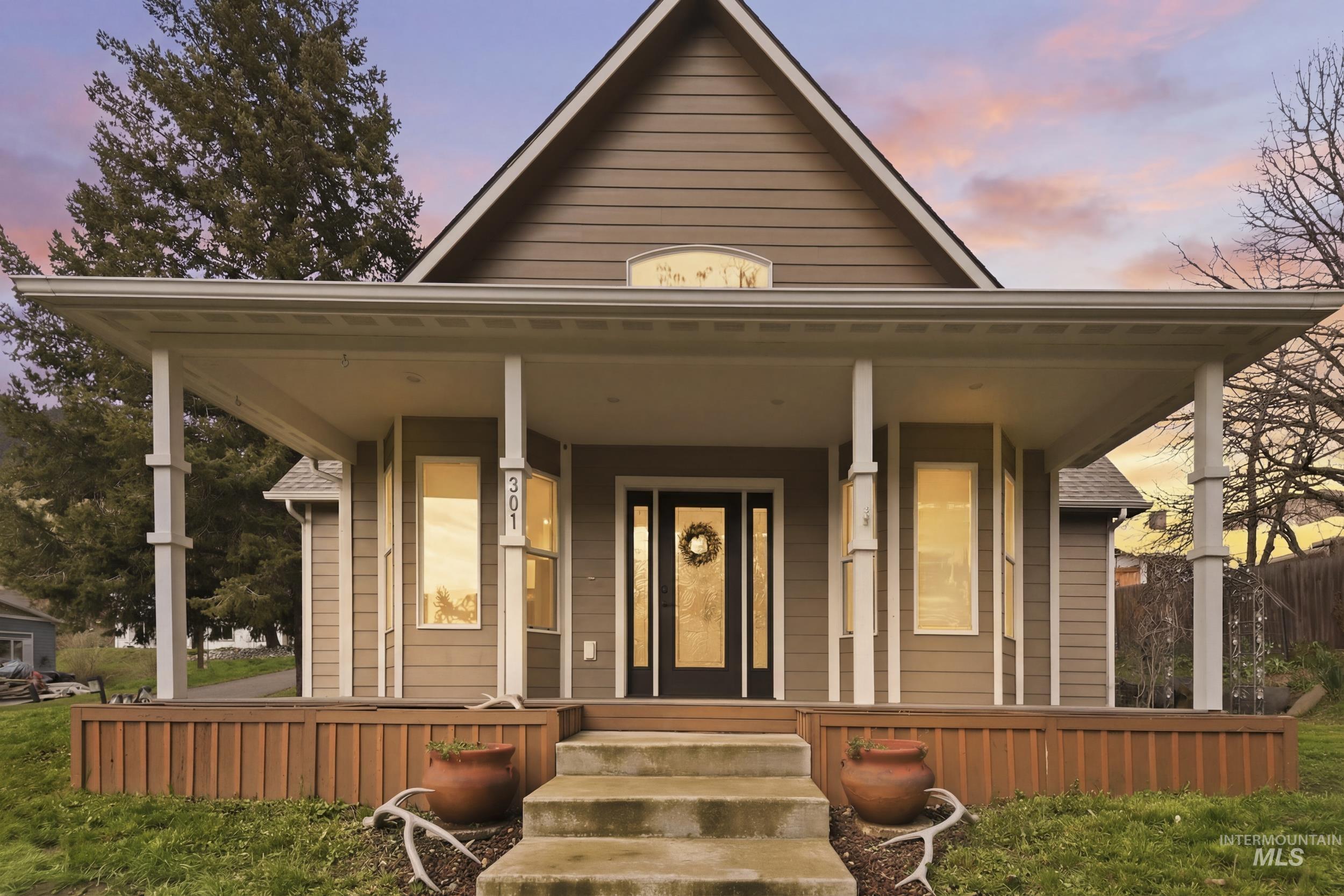 Property entrance with a porch