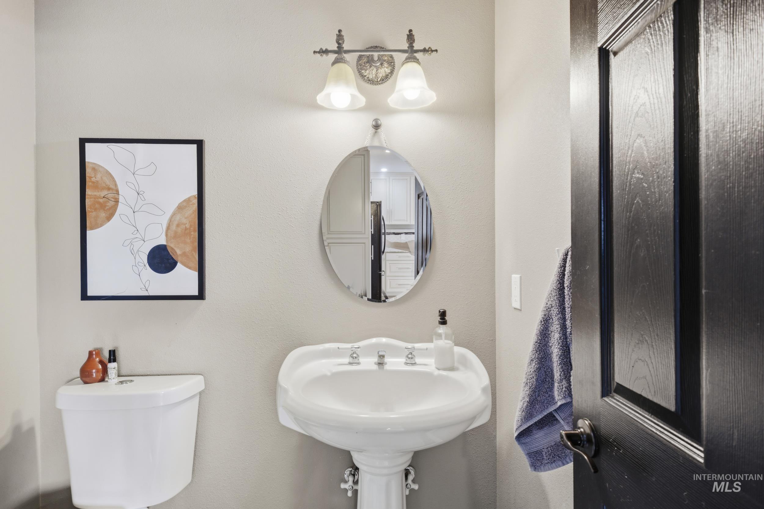 301 State Street Juliaetta, ID 83535 - Photo 25 of 41 Bathroom with toilet