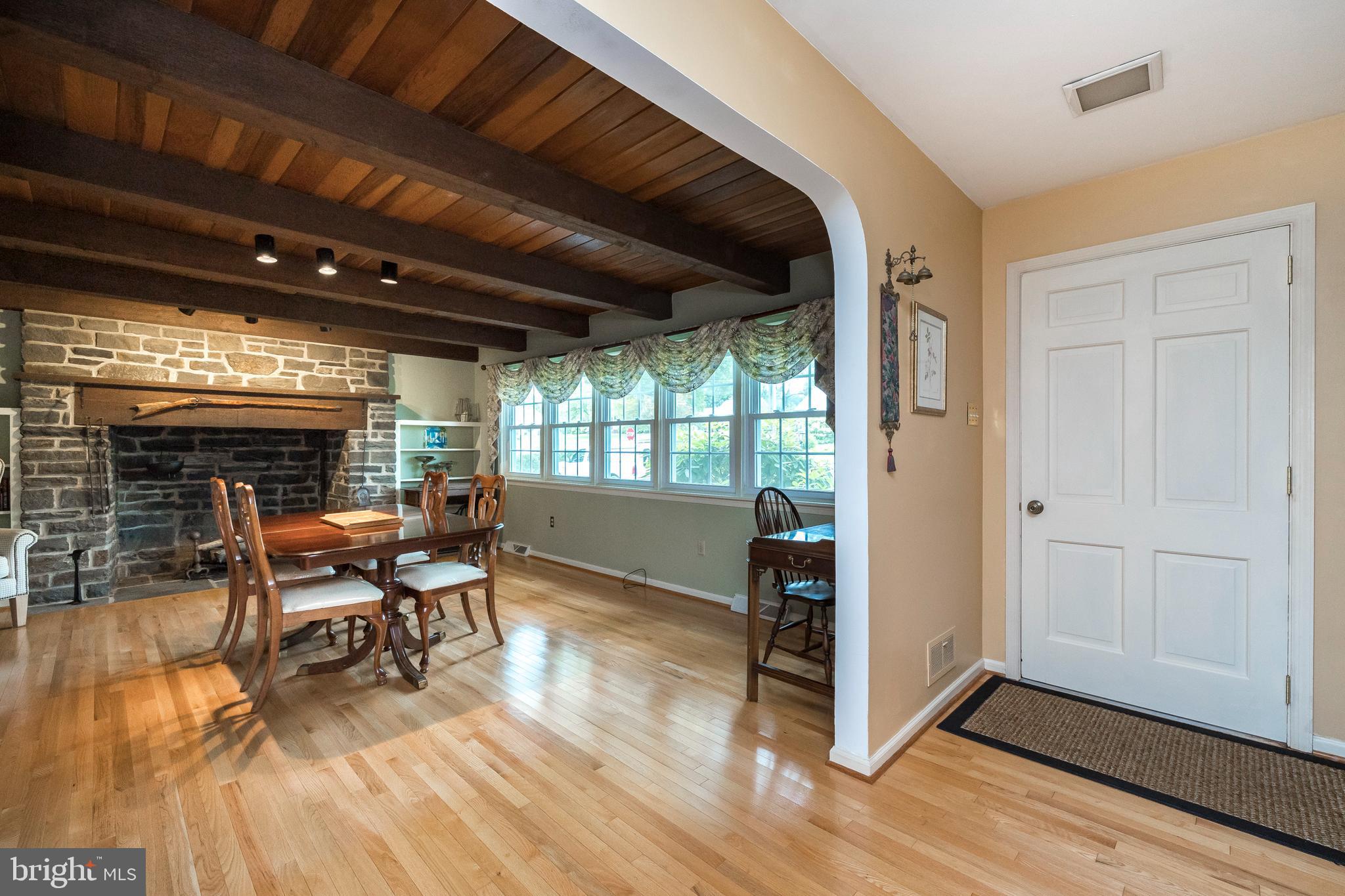 15 Benner Road Royersford, PA 19468 - Photo 14 of 46 Foyer into Dining Room