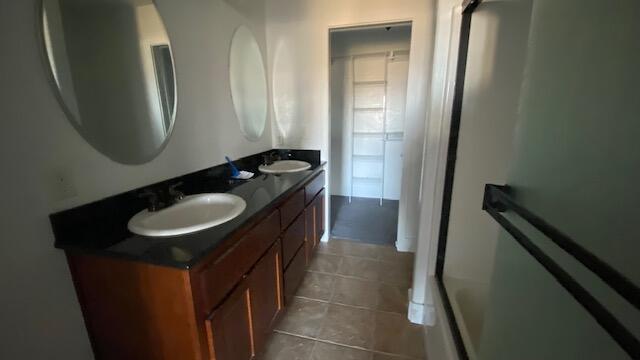 2210 East Barnett Road, Unit 5 Medford, OR 97504 - Photo 13 of 17 BATHROOM 1