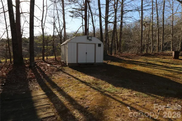 $279,900 | 1115 Cross Creek Drive, Walnut Cove, NC 27052