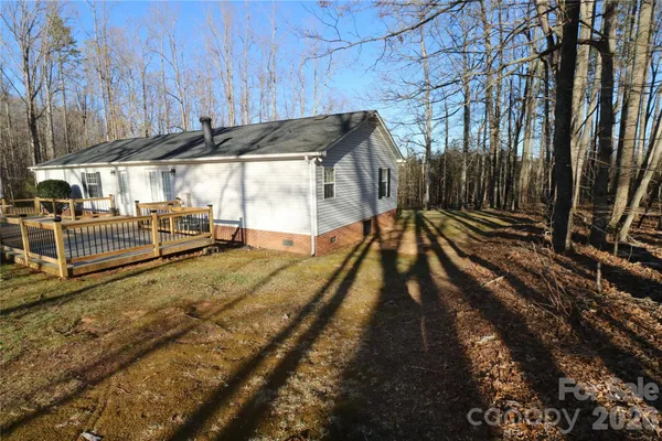 $279,900 | 1115 Cross Creek Drive, Walnut Cove, NC 27052