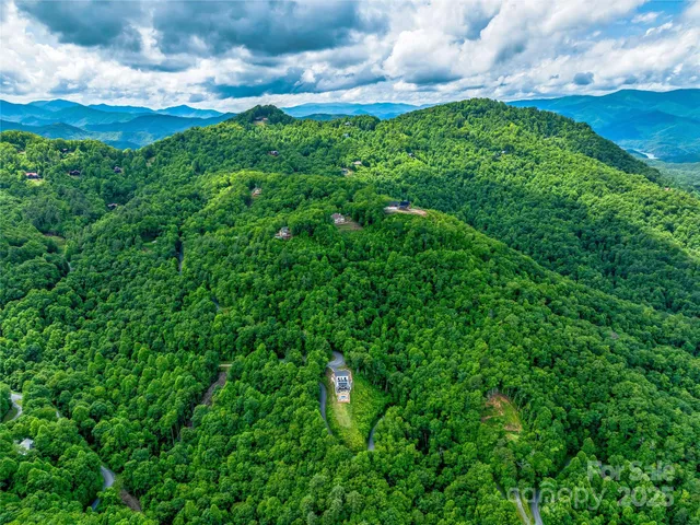 $2,695,000 | 840 Fontana Trace Drive, Bryson City, NC 28713