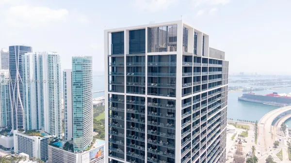 $3,650 | 159 Northeast 6th Street, Unit 4704, Miami, FL 33132