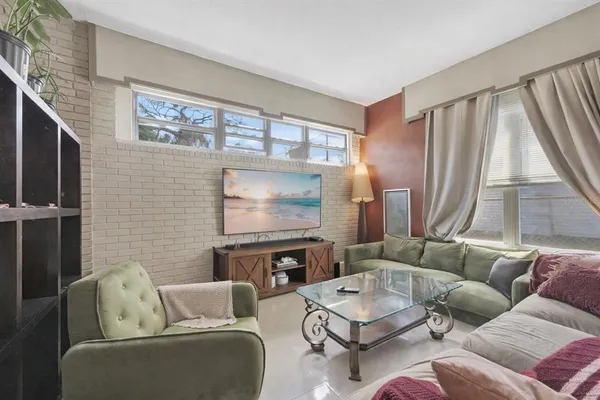 $425,000 | 1304 East Osborne Avenue, Tampa, FL 33603