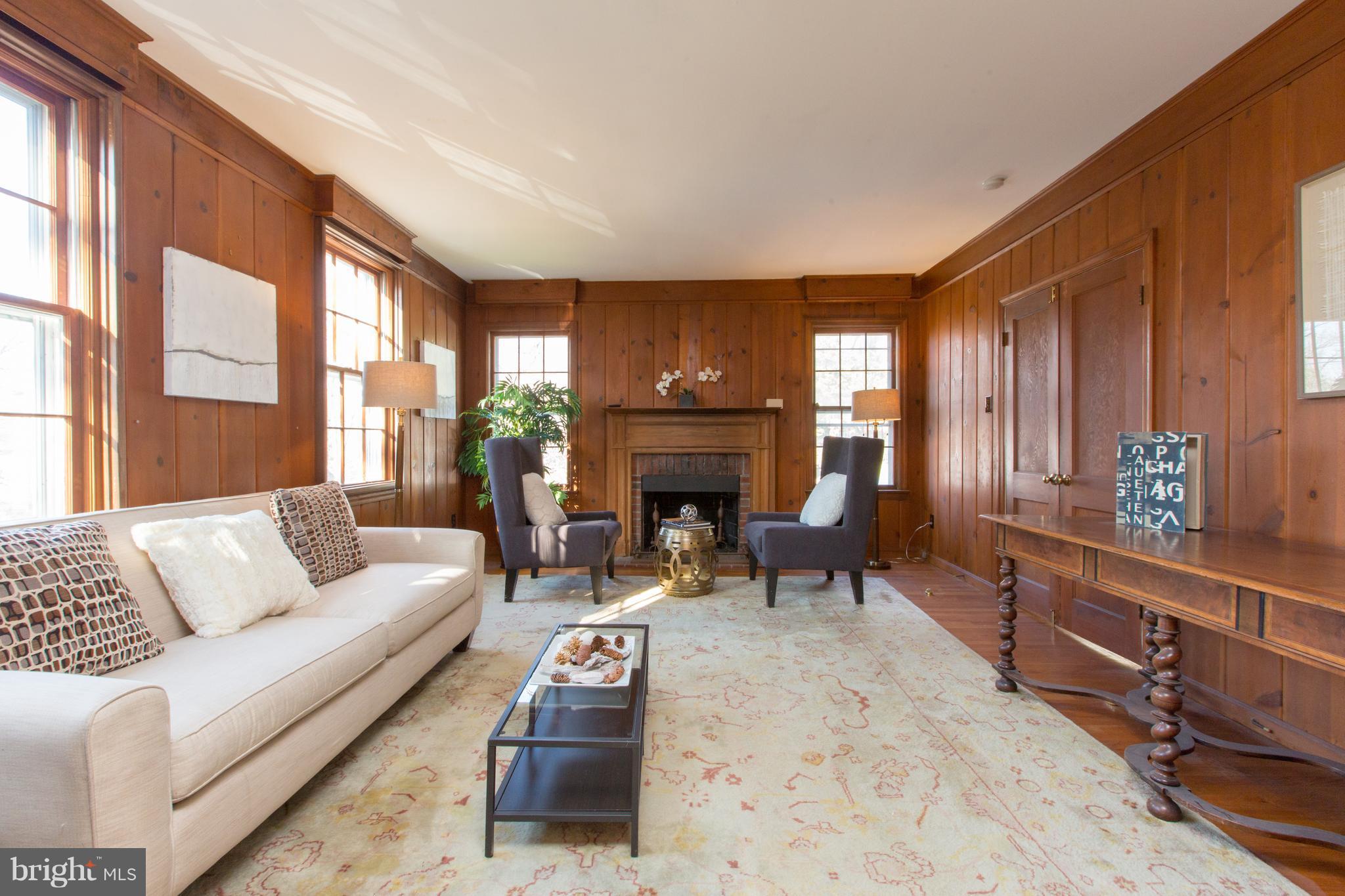 4707 Reservoir Road Northwest Washington, DC 20007 - Photo 12 of 30 Family Room