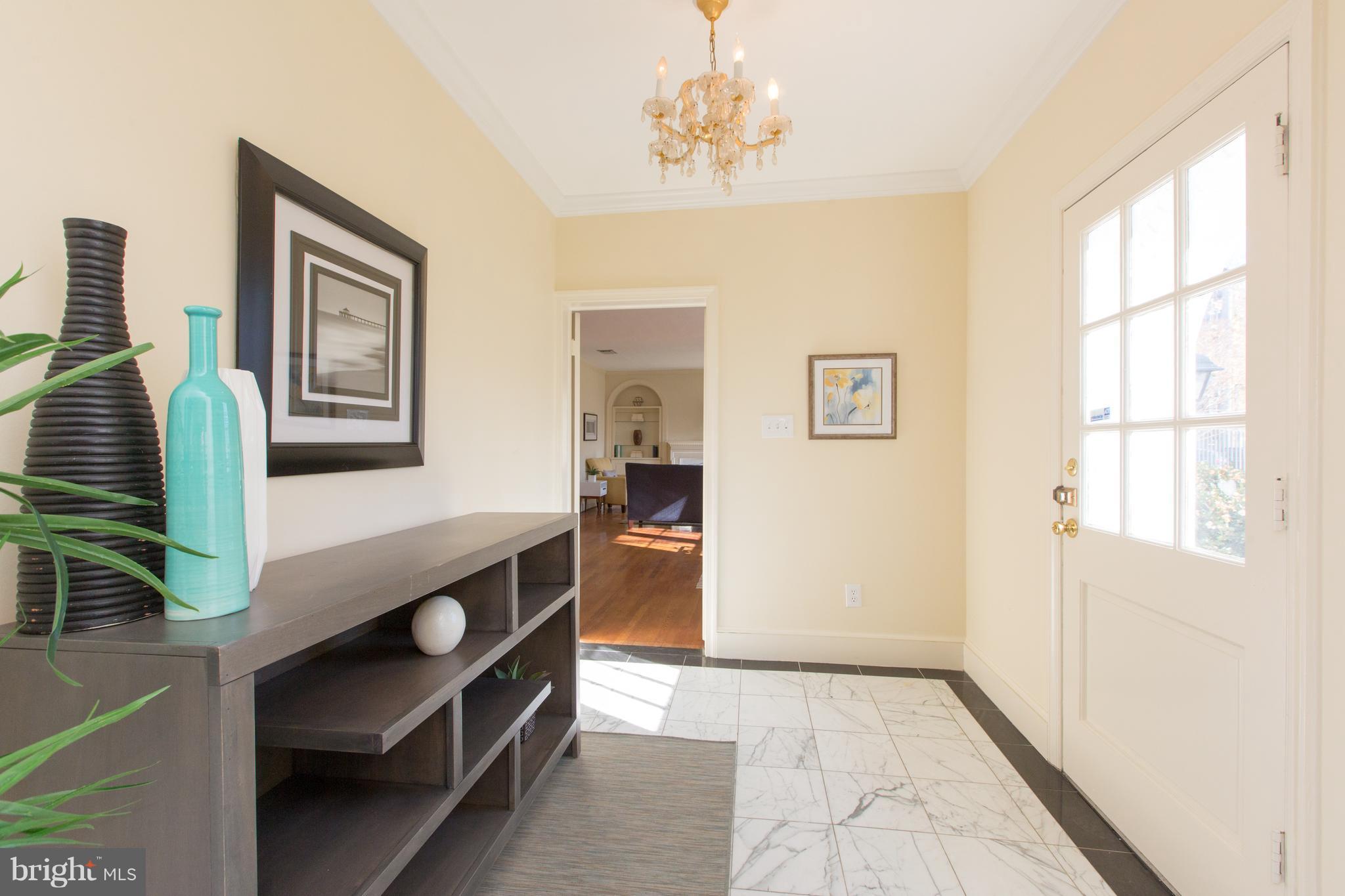 4707 Reservoir Road Northwest Washington, DC 20007 - Photo 3 of 30 Interior (General)