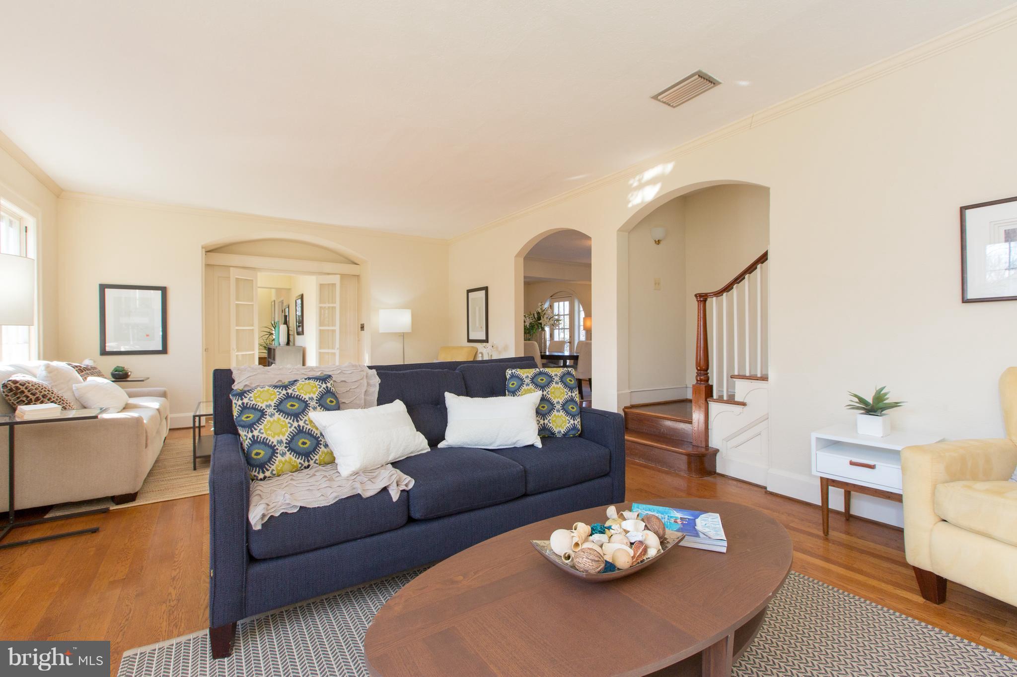 4707 Reservoir Road Northwest Washington, DC 20007 - Photo 5 of 30 Living Room