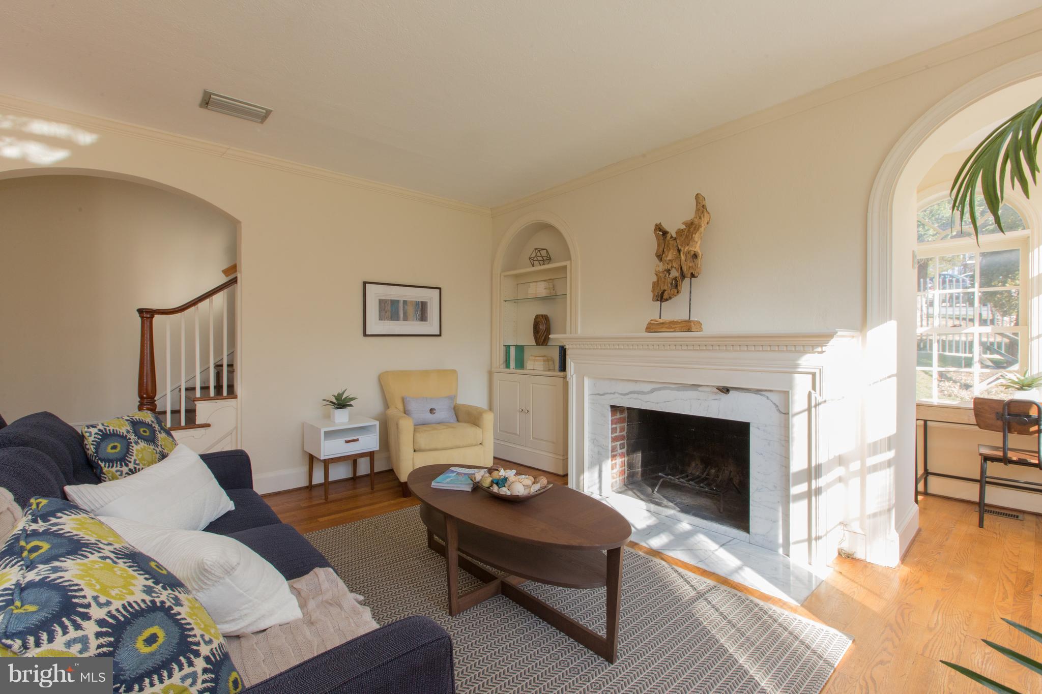 4707 Reservoir Road Northwest Washington, DC 20007 - Photo 6 of 30 Living Room