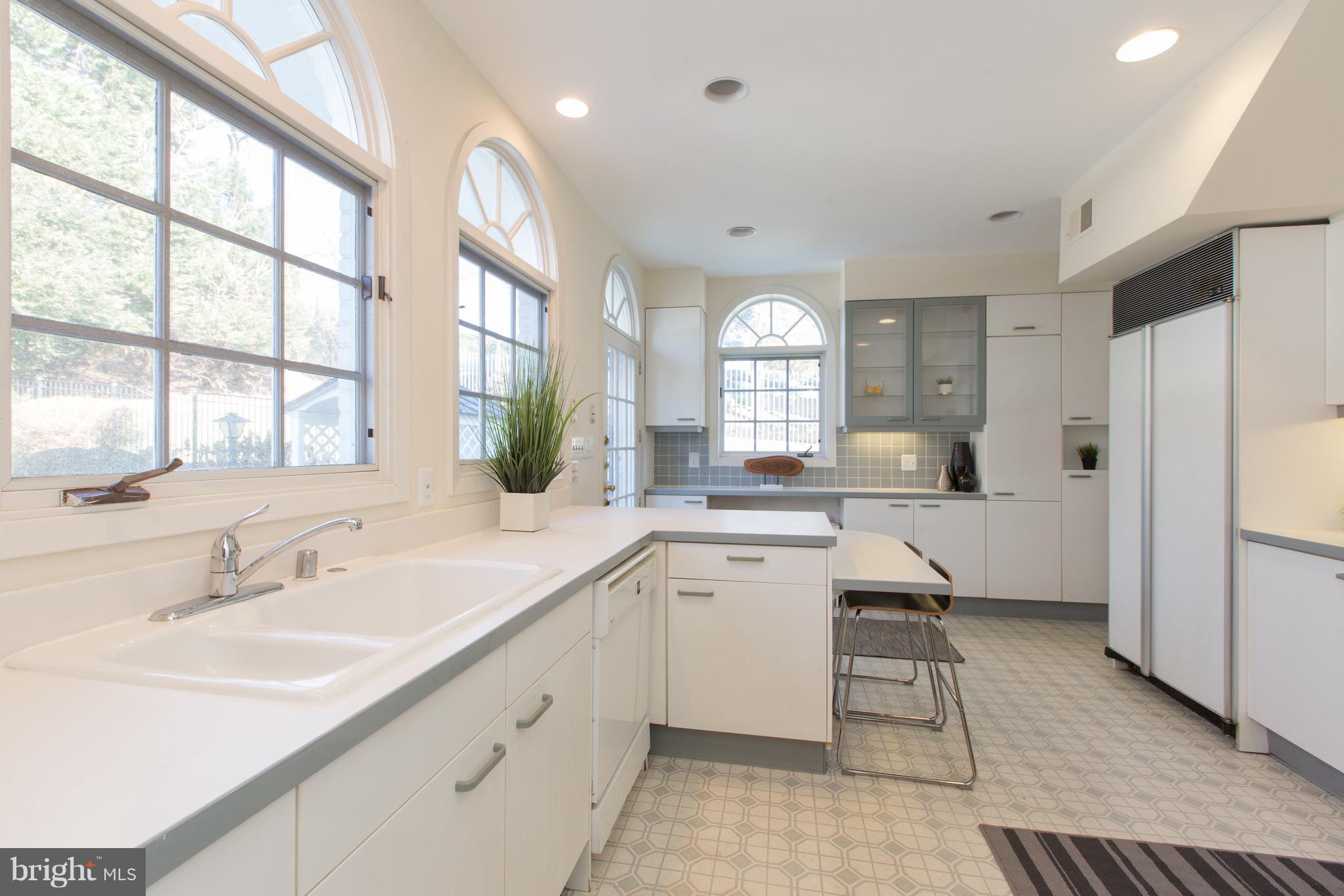 4707 Reservoir Road Northwest Washington, DC 20007 - Photo 9 of 30 Kitchen