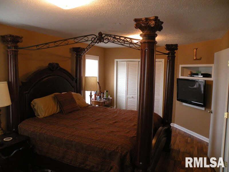 860 Schwartz Road Centralia, IL 62801 - Photo 15 of 21