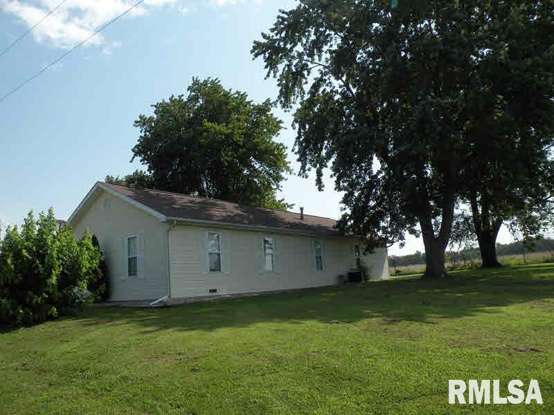 860 Schwartz Road Centralia, IL 62801 - Photo 3 of 21