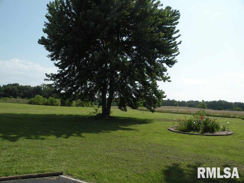 860 Schwartz Road Centralia, IL 62801 - Photo 4 of 21