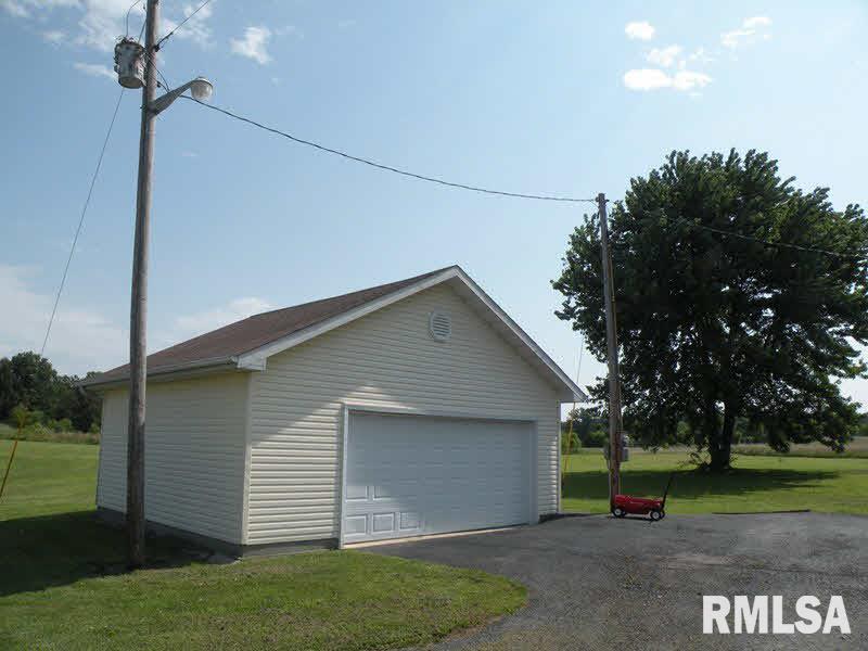 860 Schwartz Road Centralia, IL 62801 - Photo 6 of 21