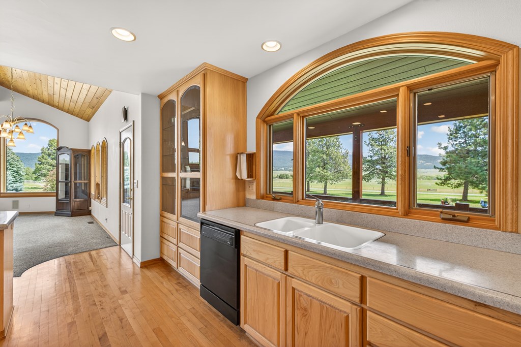 1999 Vardon Road New Meadows, ID 83654 - Photo 10 of 46 Kitchen, Golf Course views