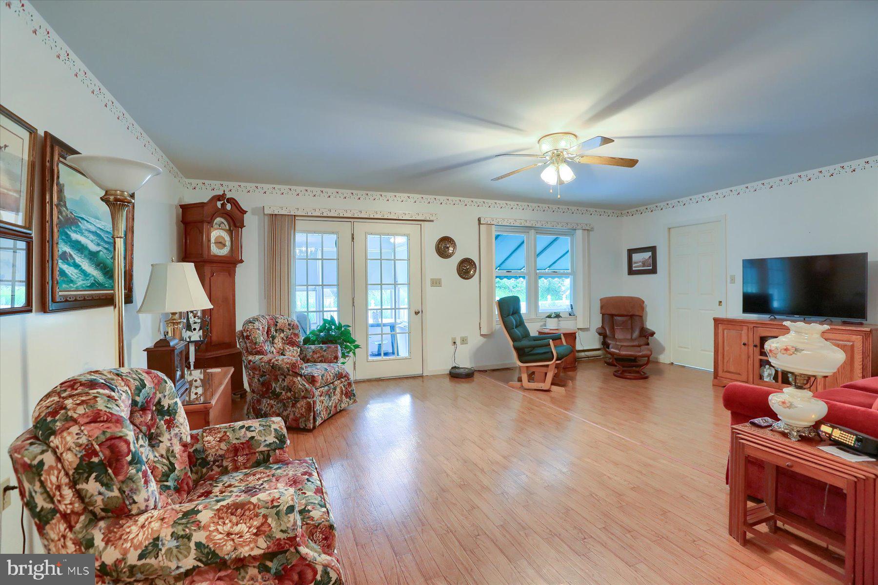 1612 Silver Spring Road Landisville, PA 17538 - Photo 16 of 55 Large Living Room
