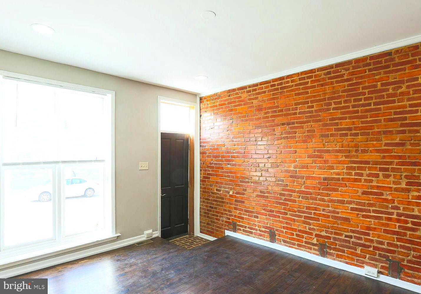 1114 West Cross Street Baltimore, MD 21230 - Photo 11 of 19 a view of an empty room