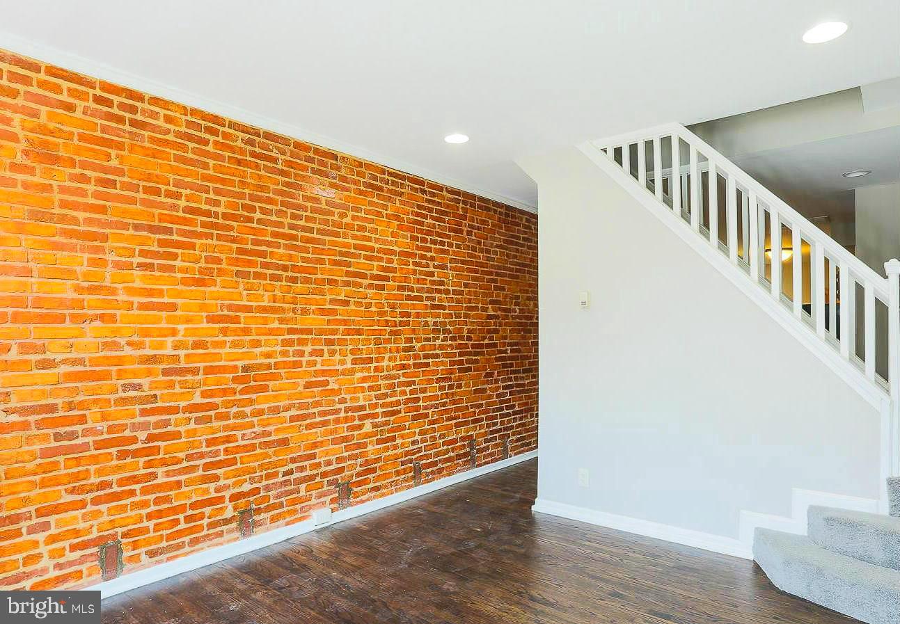 1114 West Cross Street Baltimore, MD 21230 - Photo 4 of 18