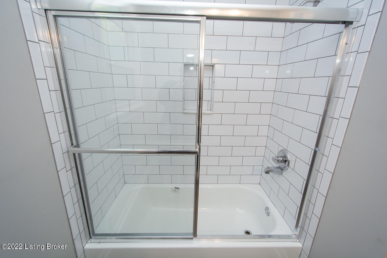 9310 Fairground Road Louisville, KY 40291 - Photo 26 of 48 Full Bath