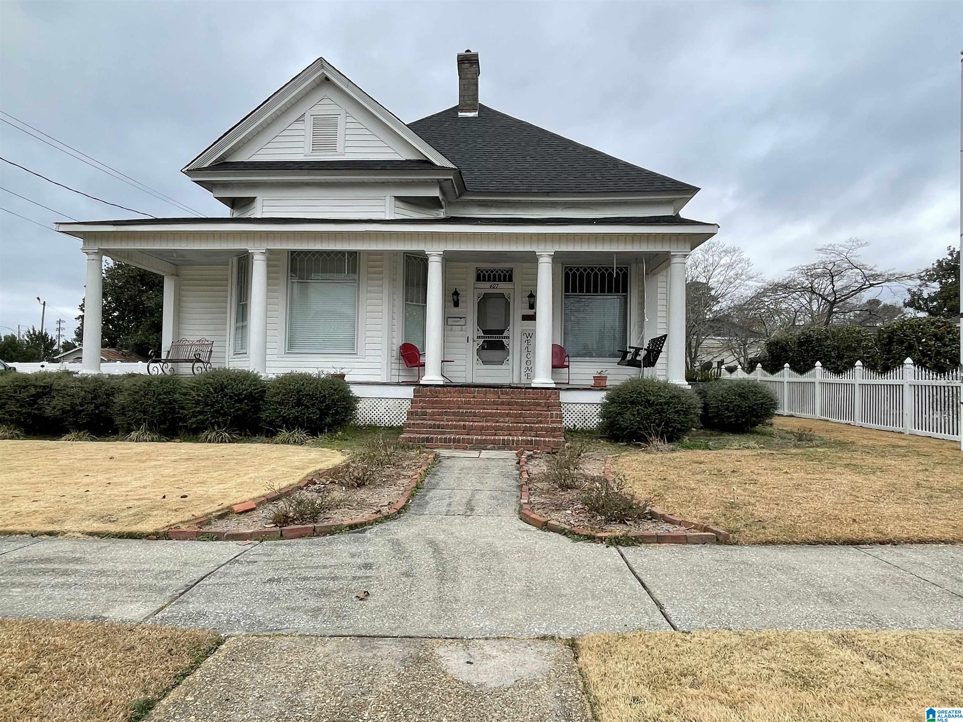 407 6th Street North Clanton, AL 35045 - Photo 1 of 49
