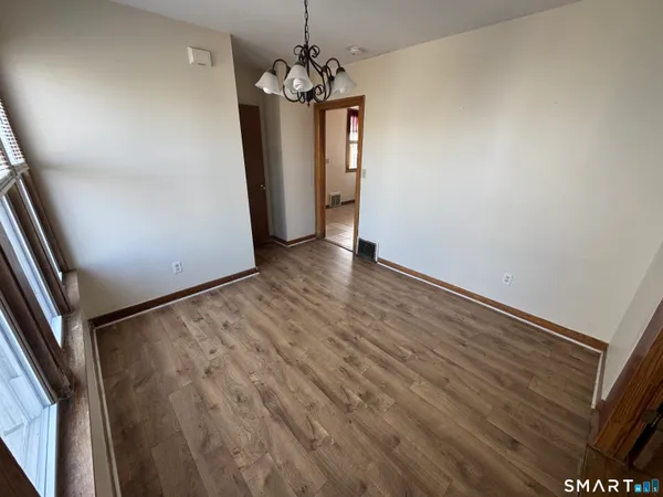 $1,950 | 1097 Dixwell Avenue, Hamden, CT 06517