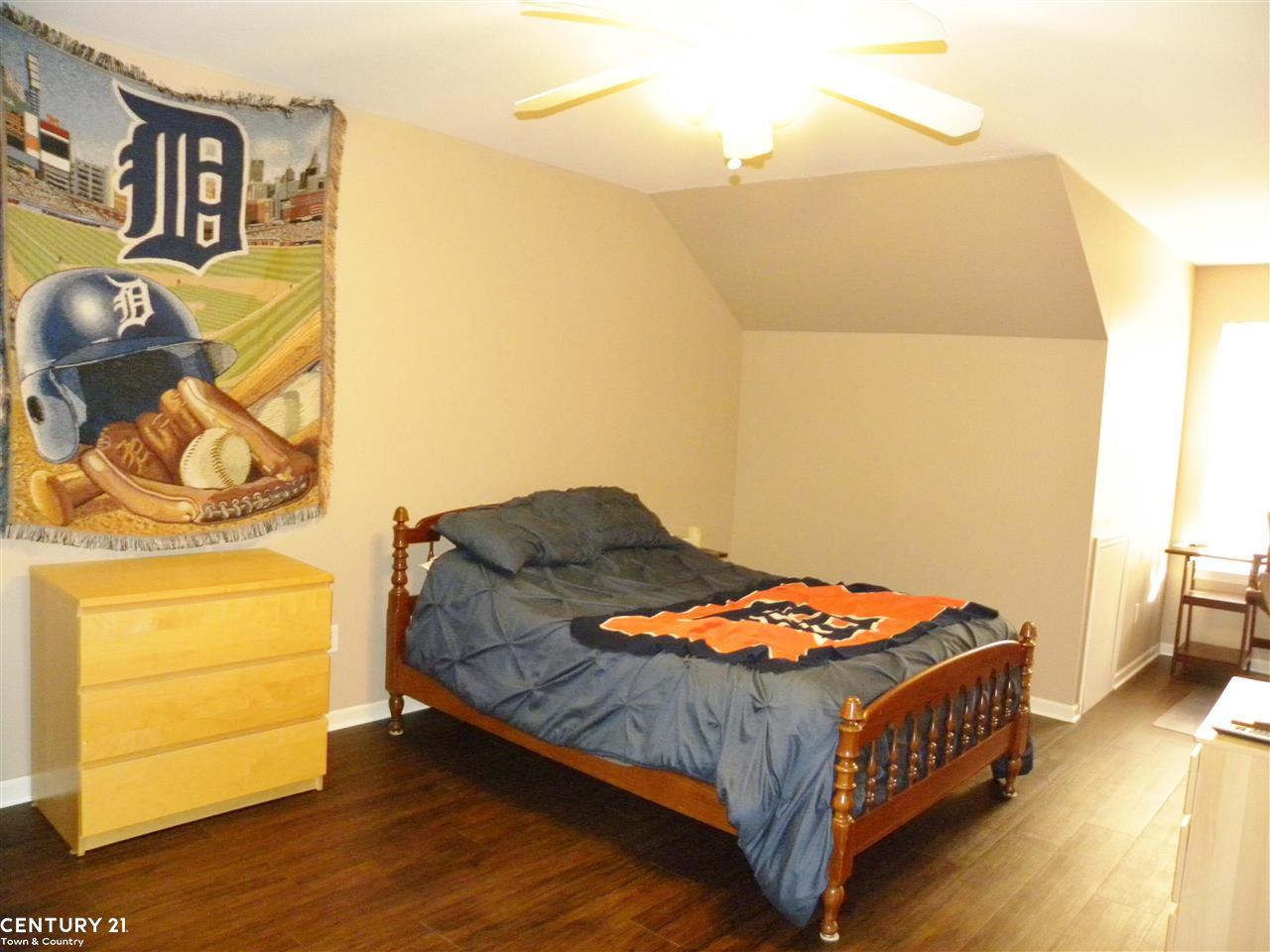 4128 April Lane Sterling Heights, MI 48310 - Photo 13 of 22