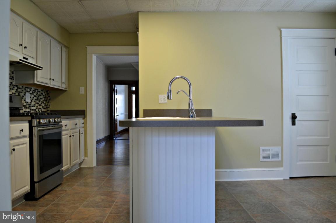 322 Front Street Lititz, PA 17543 - Photo 11 of 19