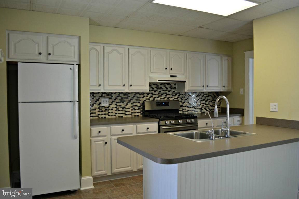 322 Front Street Lititz, PA 17543 - Photo 8 of 19