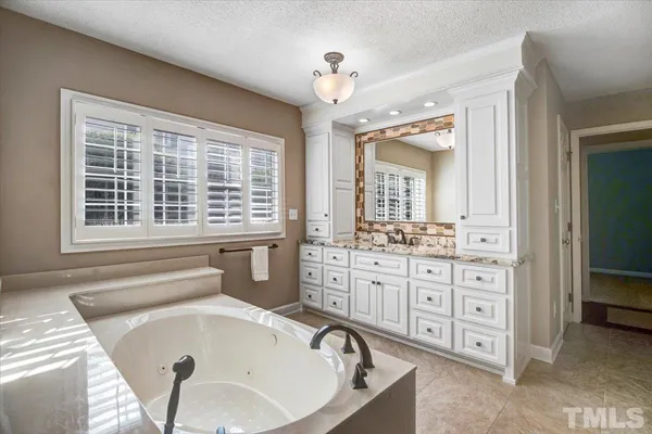 $499,900 | 20 Wallace Lane, Lillington, NC 27546